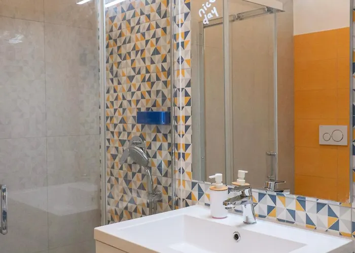 Elegant & Chic 2 - 5min To Station, Ac, Wi-fi *