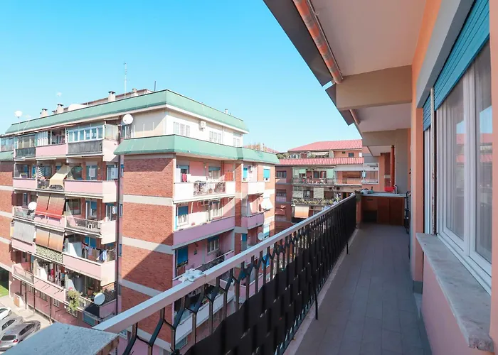 Elegant & Chic 2 - 5min To Station, Ac, Wi-fi