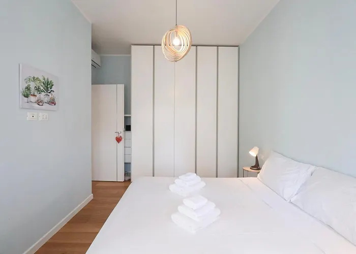 Elegant & Chic 2 - 5min To Station, Ac, Wi-fi *